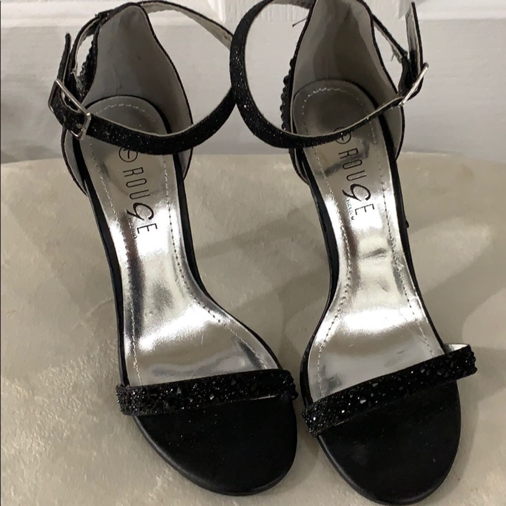 Rouge Glitter Shoes